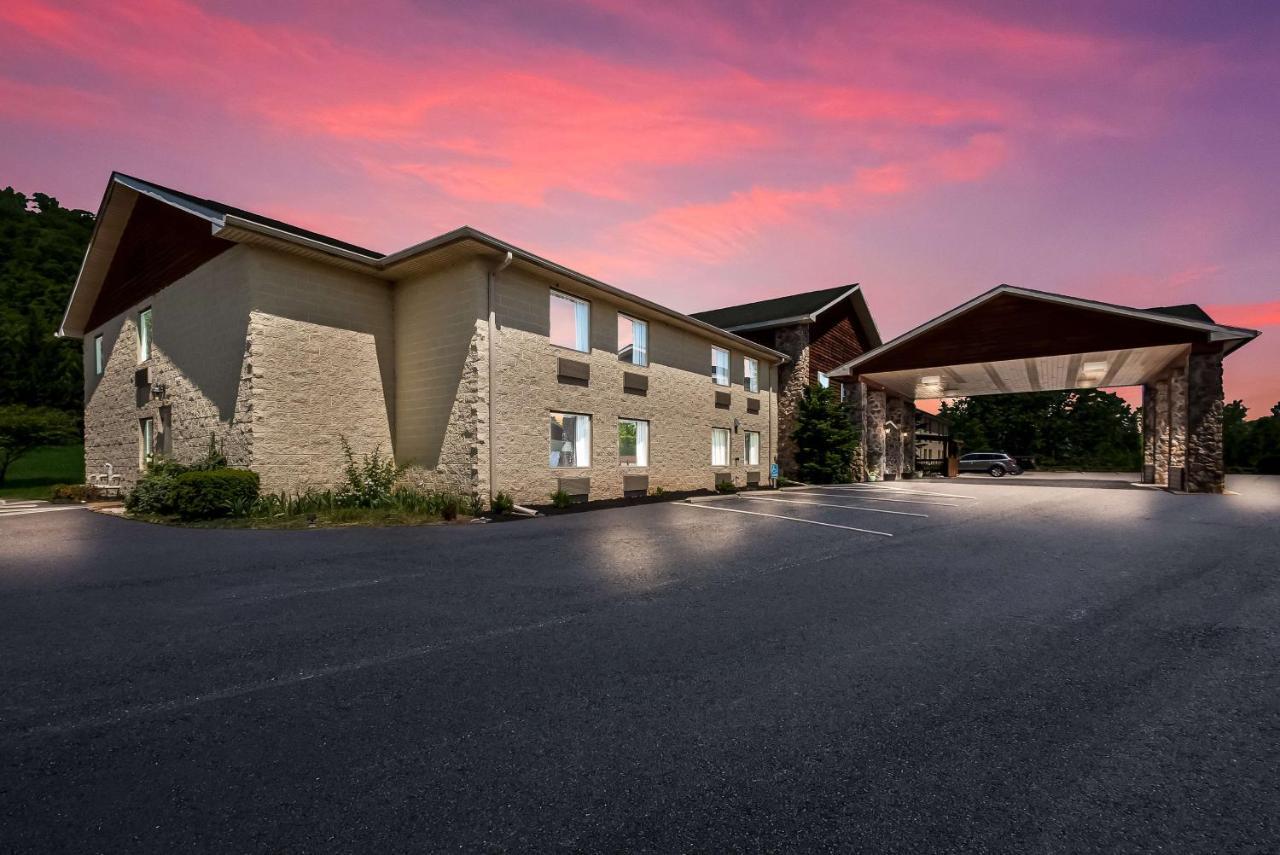 Surestay Plus Hotel By Best Western Berkeley Springs Buitenkant foto